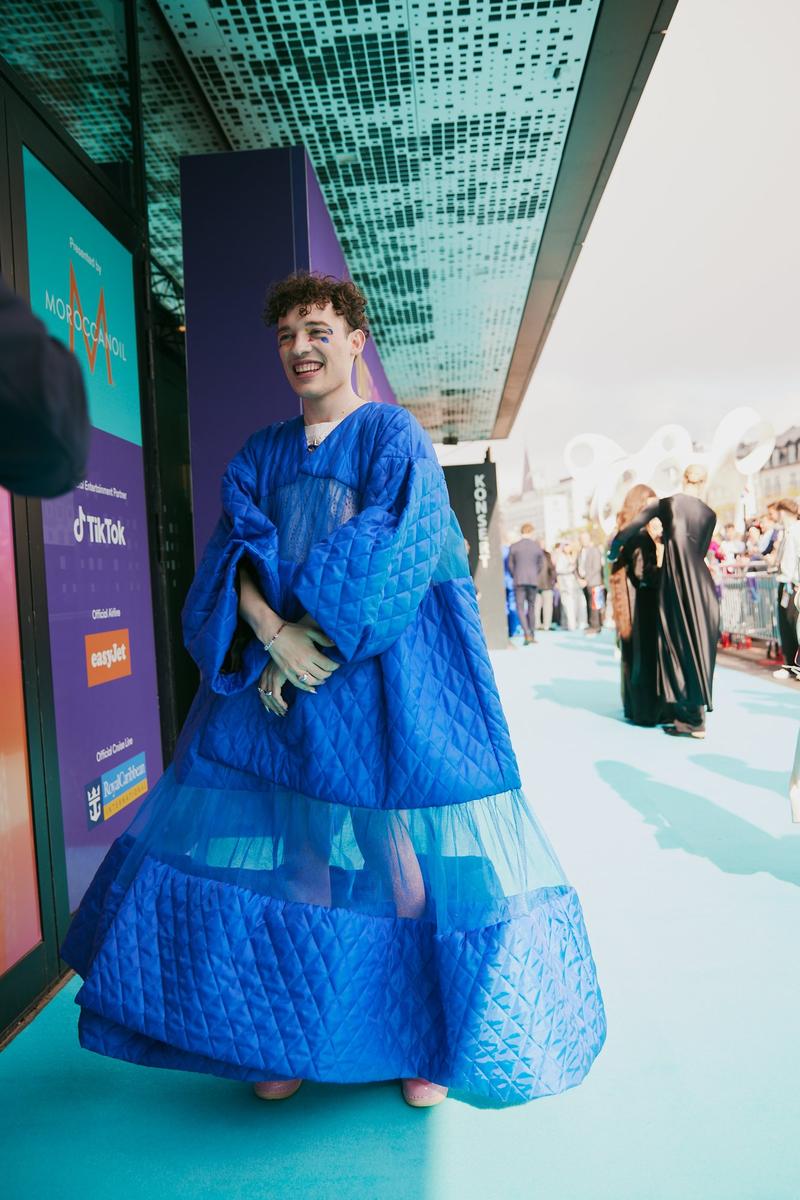 Nemo walking the Turquoise Carpet for Switzerland at Malmö Live
