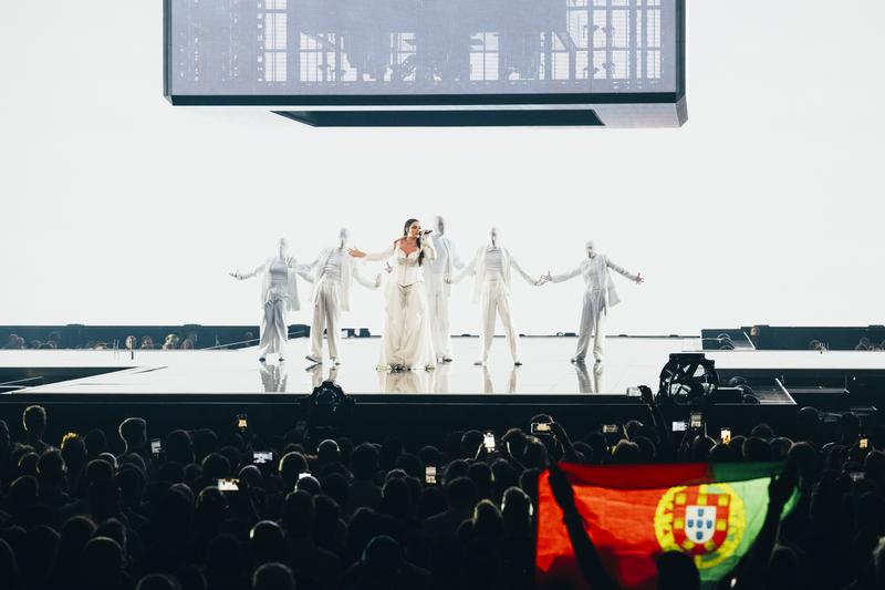 iolanda performing Grito for Portugal at the First Semi-Final at Malmö Arena