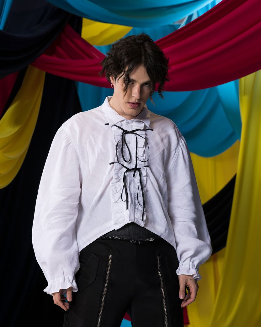 Luke Black from Serbia in the Eurovision 2023 studio