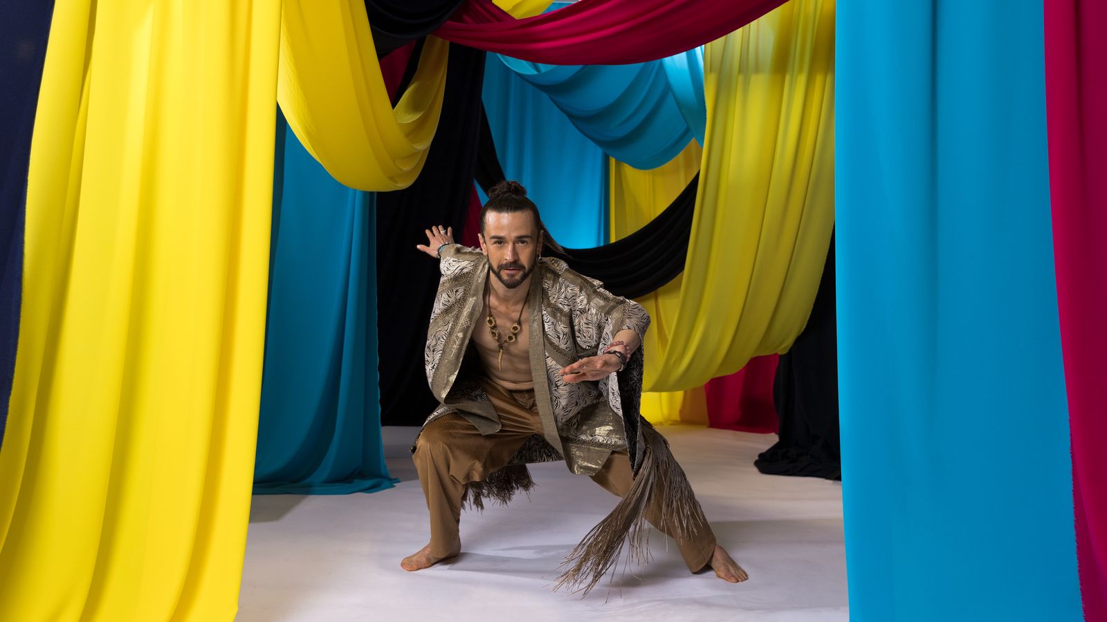 Pasha Parfeni from Moldova in the Eurovision 2023 studio