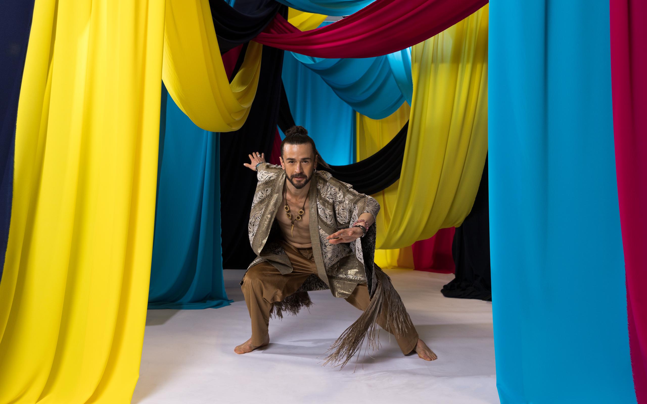 Pasha Parfeni from Moldova in the Eurovision 2023 studio