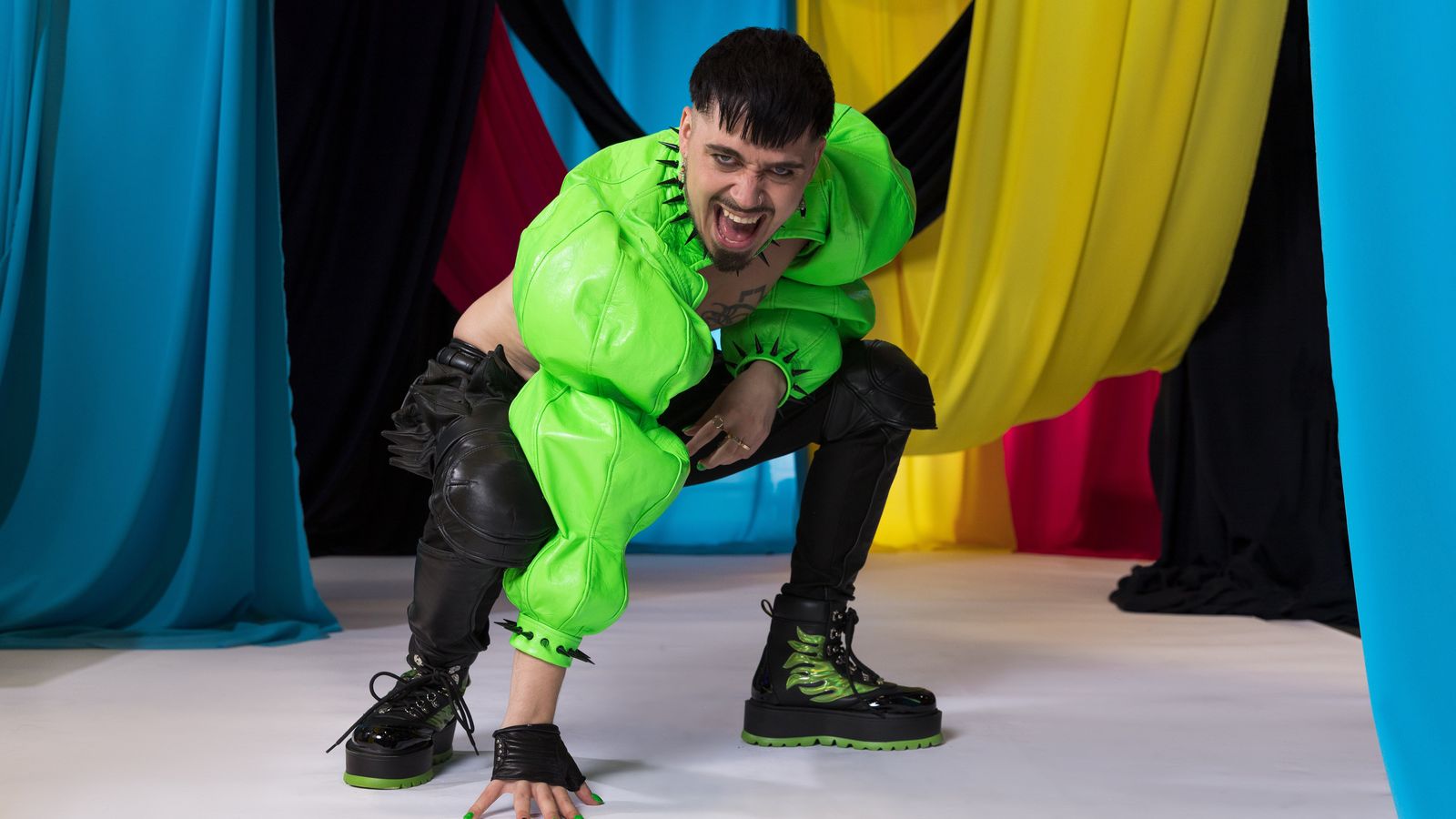 Käärijä from Finland in the Eurovision 2023 studio