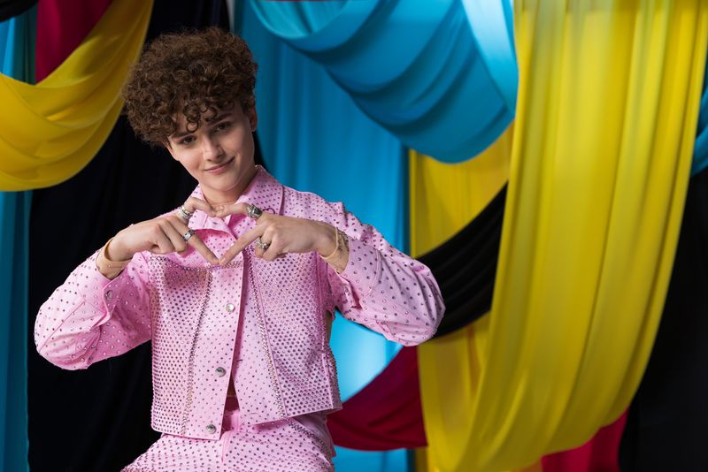 Reiley from Denmark in the Eurovision 2023 studio