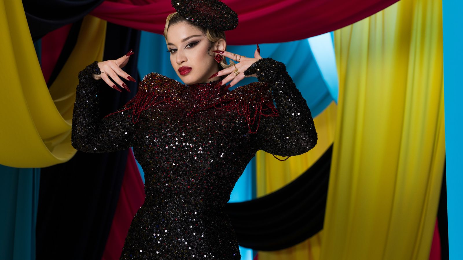 La Zarra from France in the Eurovision 2023 studio