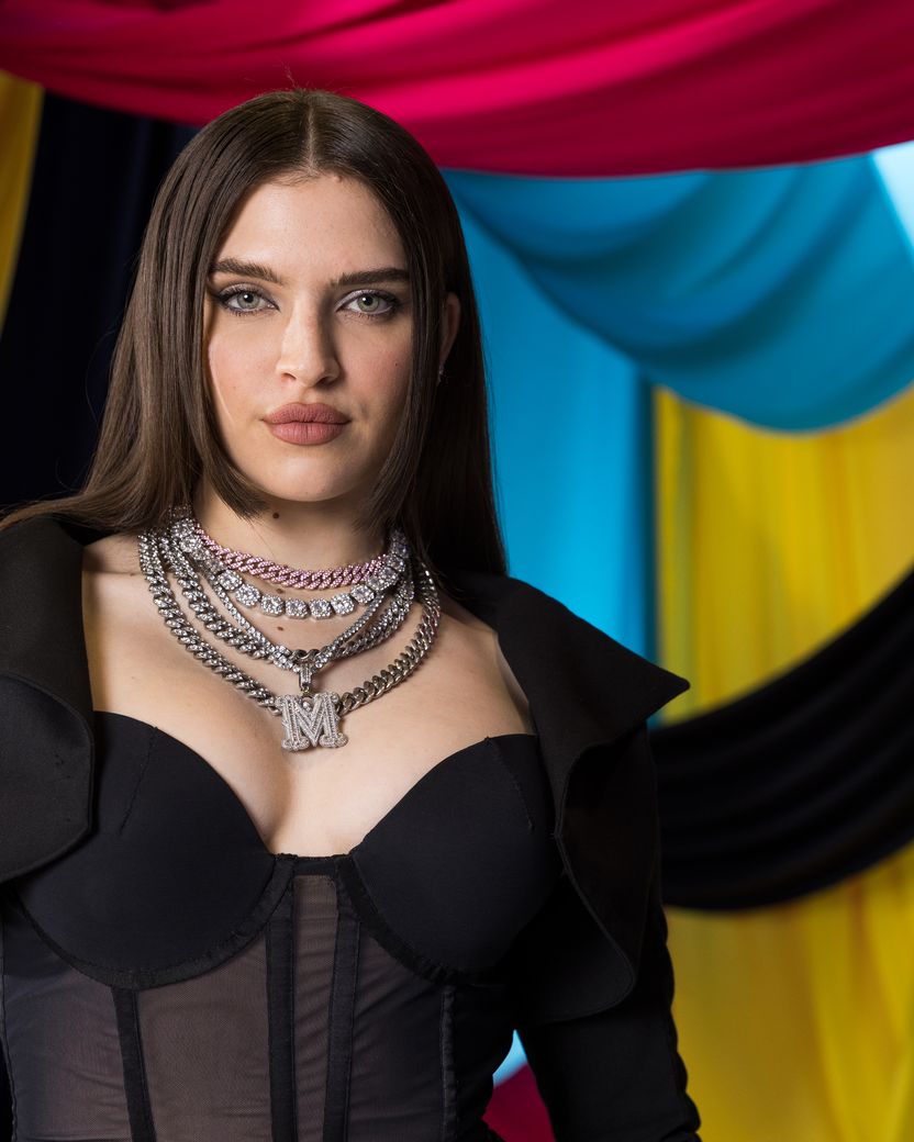 Mae Muller from the United Kingdom in the Eurovision 2023 studio