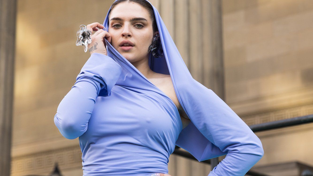 Mae Muller from the United Kingdom attending the Turquoise Carpet event at St. George’s Hall, Liverpool.