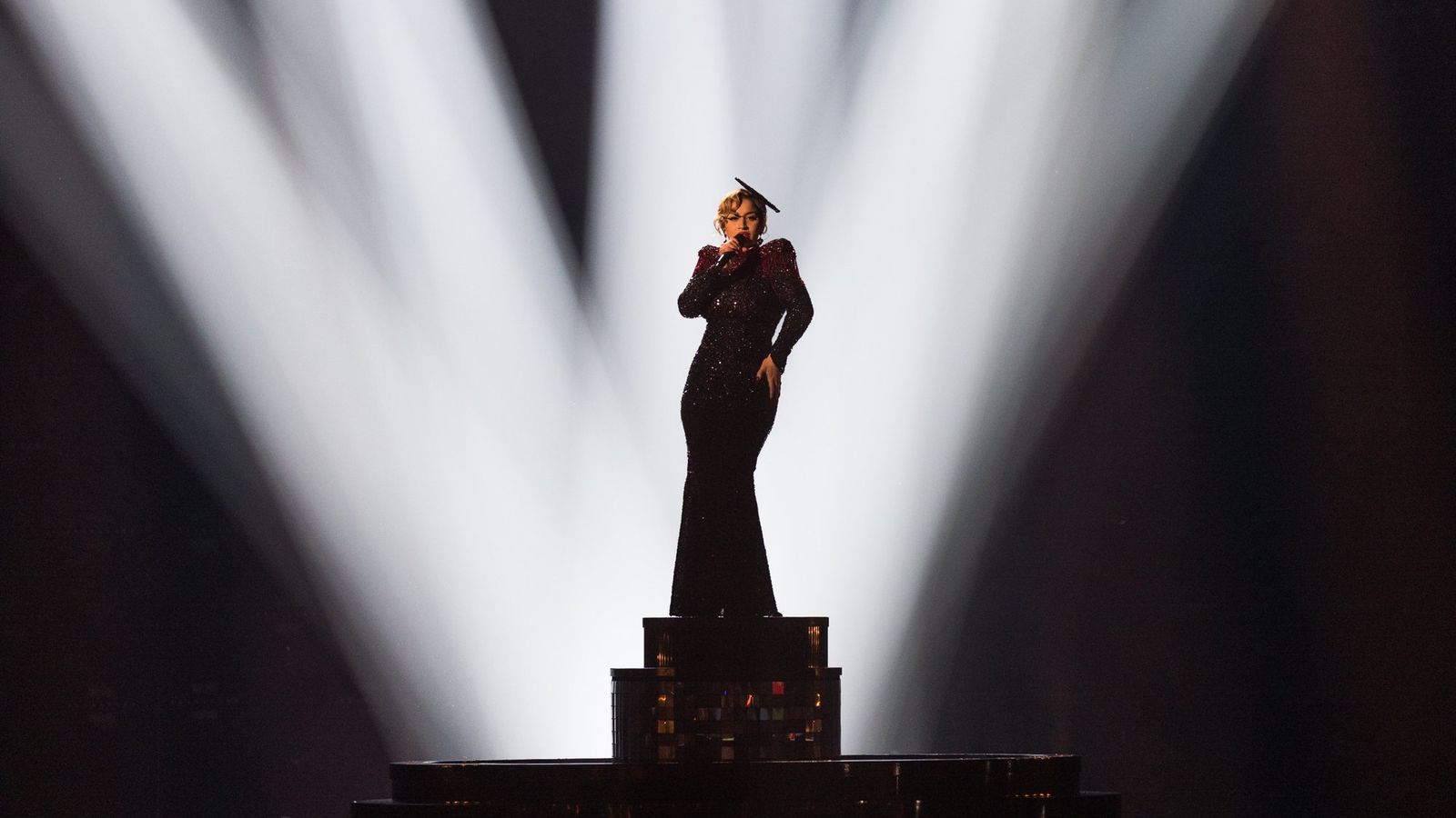 La Zarra from France performed Évidemment at the Grand Final at Liverpool Arena