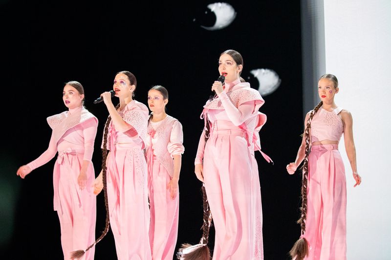 Vesna rehearsing My Sister’s Crown for Czechia at the Second Rehearsal of the First Semi-Final at Liverpool Arena
