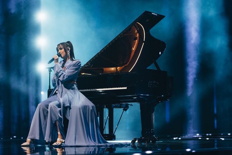 Alika rehearsing Bridges for Estonia at the Second Rehearsal of the Second Semi-Final at Liverpool Arena