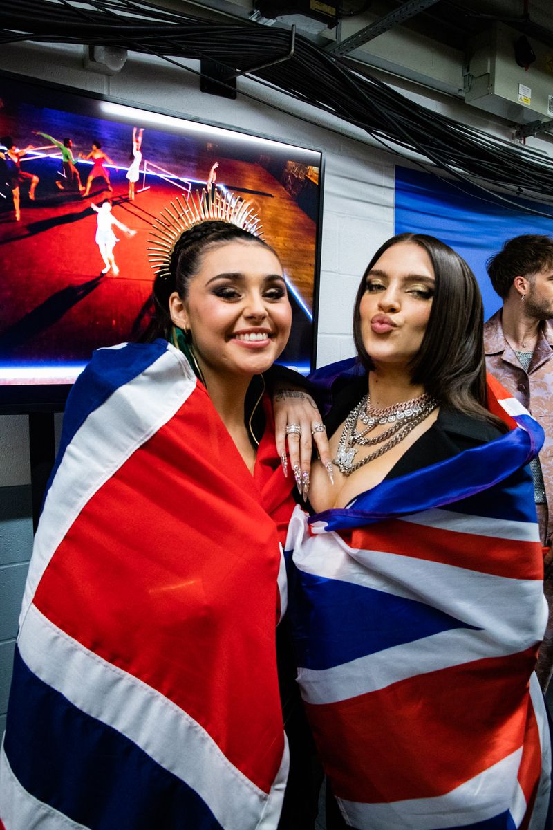 Alessandra and Mae Muller backstage at the Grand Final at Liverpool Arena

