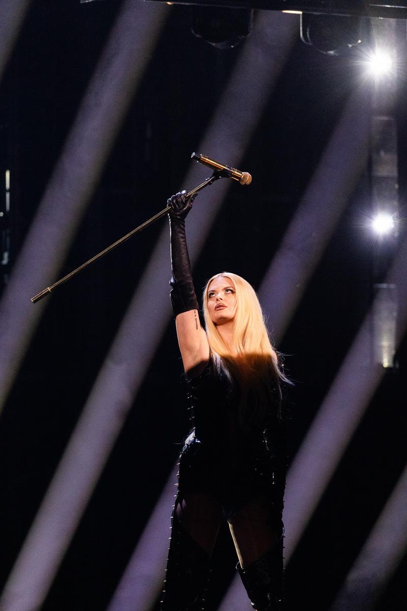 Erika Vikman rehearsing ICH KOMME for Finland at St. Jakobshalle