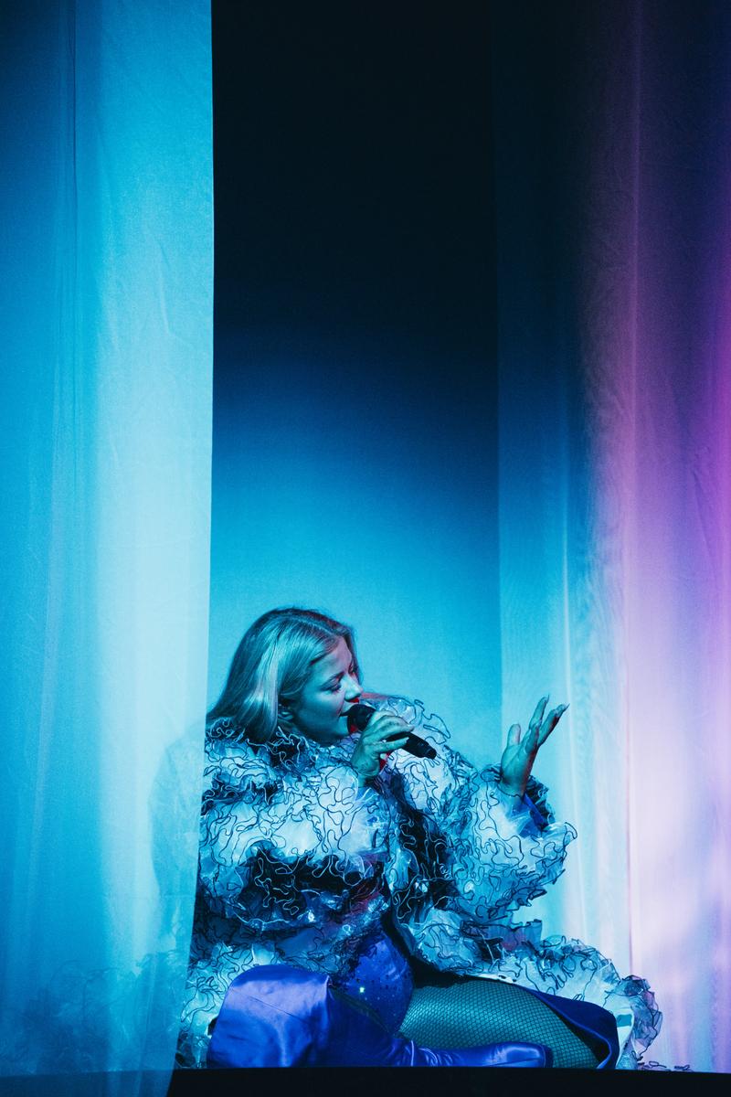 Sissal rehearsing Hallucination for Denmark at St. Jakobshalle