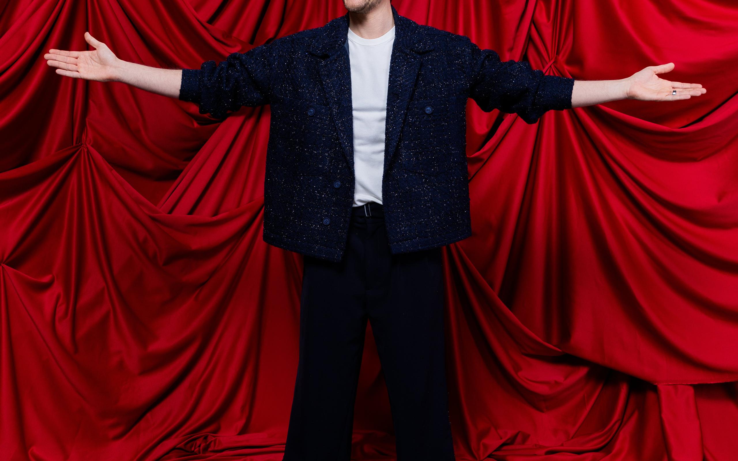 Klemen representing Slovenia in the Official Portrait Studio at St. Jakobshalle 