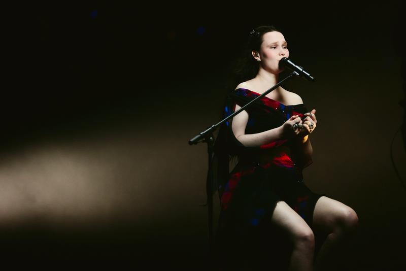 Zoë Më rehearsing Voyage for Switzerland at St. Jakobshalle