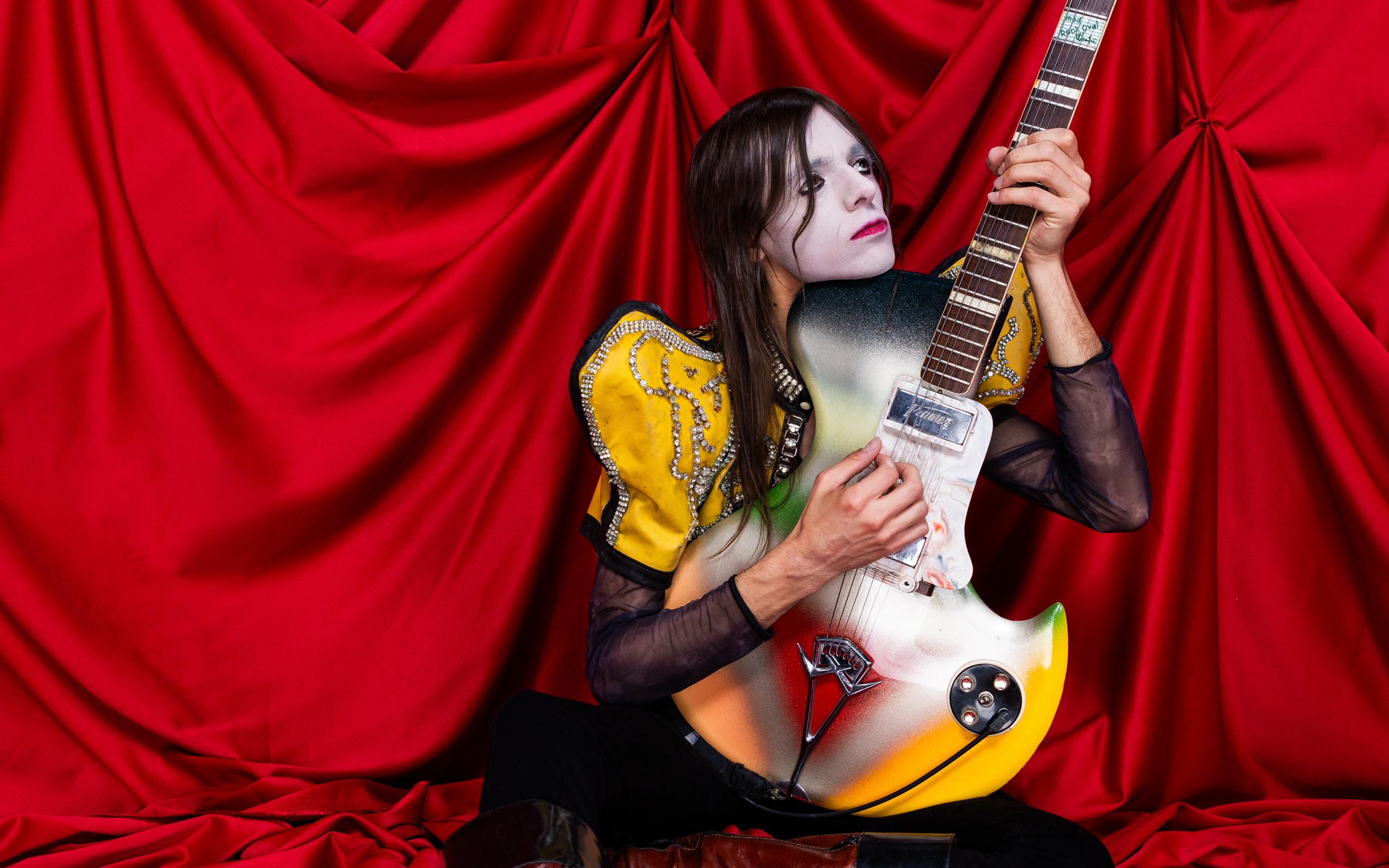 Lucio Corsi representing Italy in the Official Portrait Studio at St. Jakobshalle 