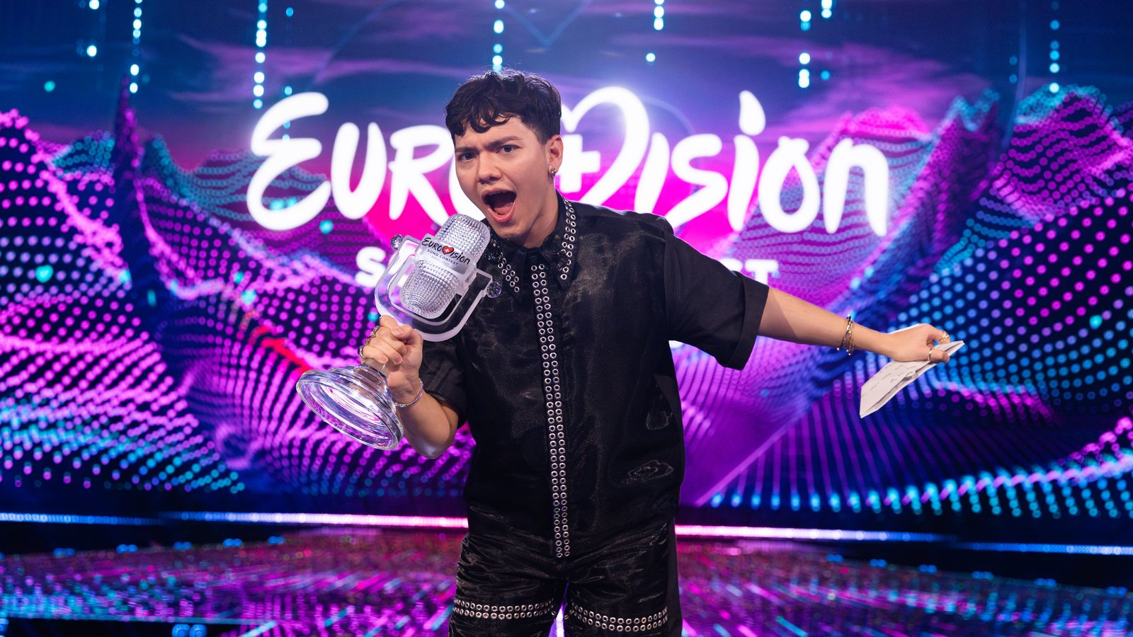 JJ wins the 69th Eurovision Song Contest for Austria 