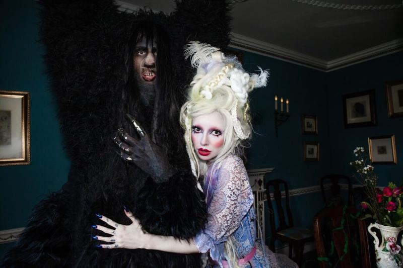 Bambie Thug and friend on the set of the Doomsday Blue video