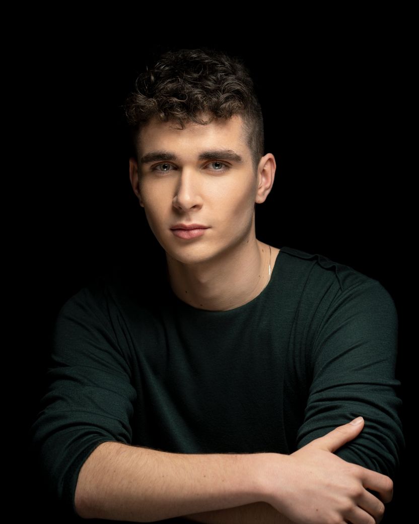 Victor Vernicos will represent Greece in Liverpool