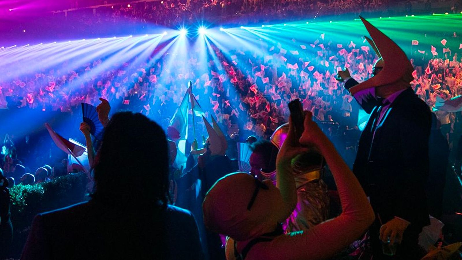 Subwoolfer surveying the crowd in Turin 2022