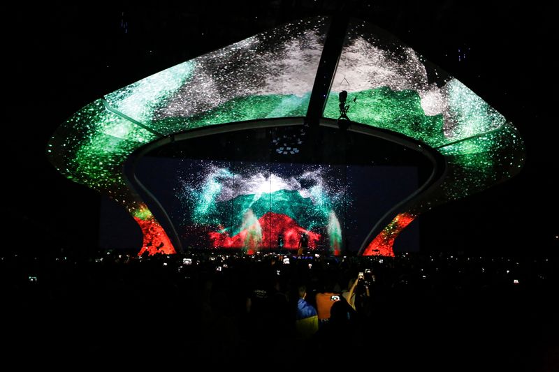The Kyiv 2017 stage lights up in the colours of the Bulgarian flag