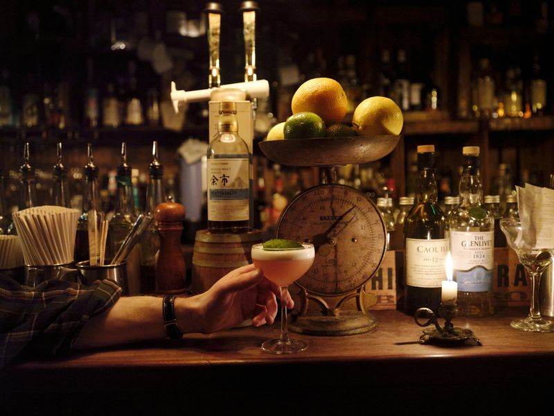 The cosy Berry & Rye is a great place to wind down after a day of sightseeing. Image credit: Nic Bezzina, provided by Booking.com.