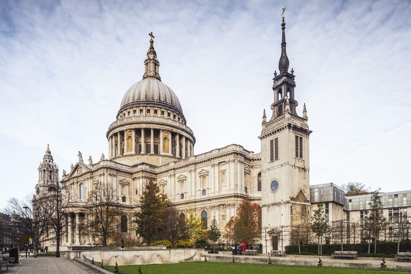 The English Baroque St. Paul's Cathedral is one of the most impressive examples of work by celebrated architect Sir Christopher Wren.