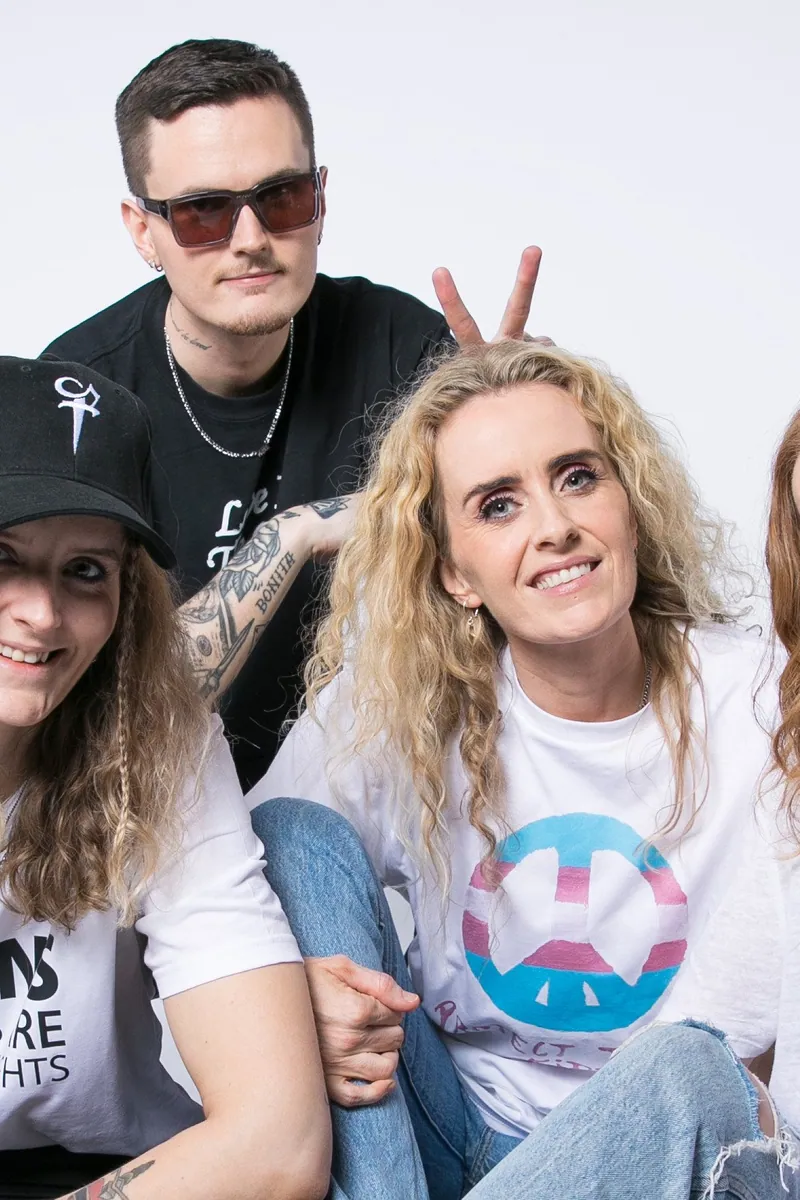 Iceland's Systur - WIDE